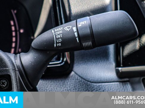 Used 2025 Toyota Camry SE image 30