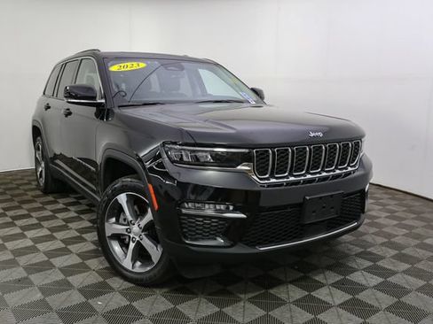 Used 2023 Jeep Grand Cherokee 4WD 4xe image 3
