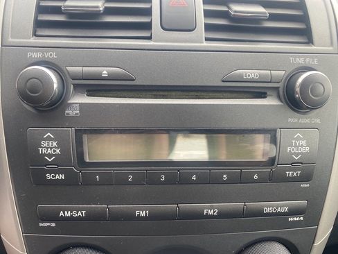 Used 2010 Toyota Corolla S image 11