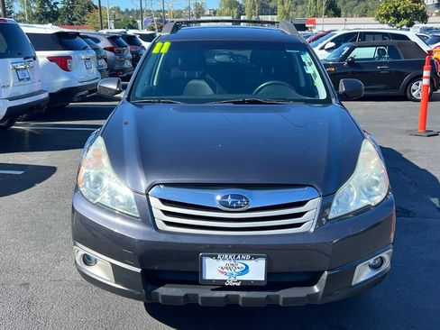 Used 2011 Subaru Outback 2.5i Premium AWD/4WD image 5