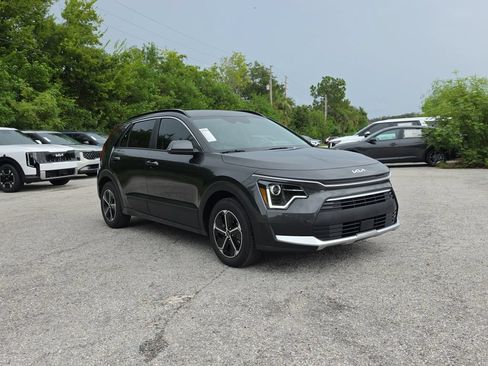 New 2026 Kia Niro EX FWD image 2