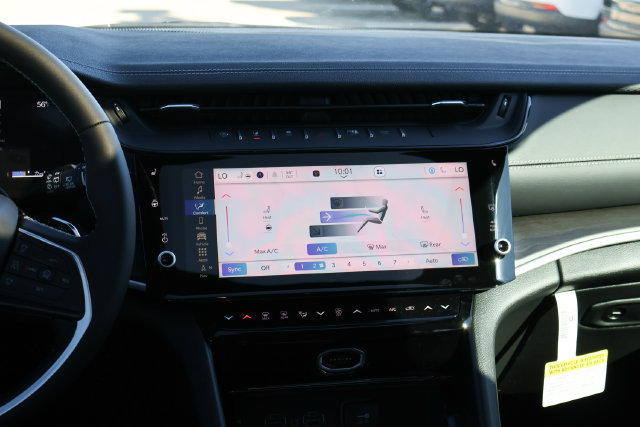 New 2026 Jeep Grand Cherokee Altitude RWD image 13