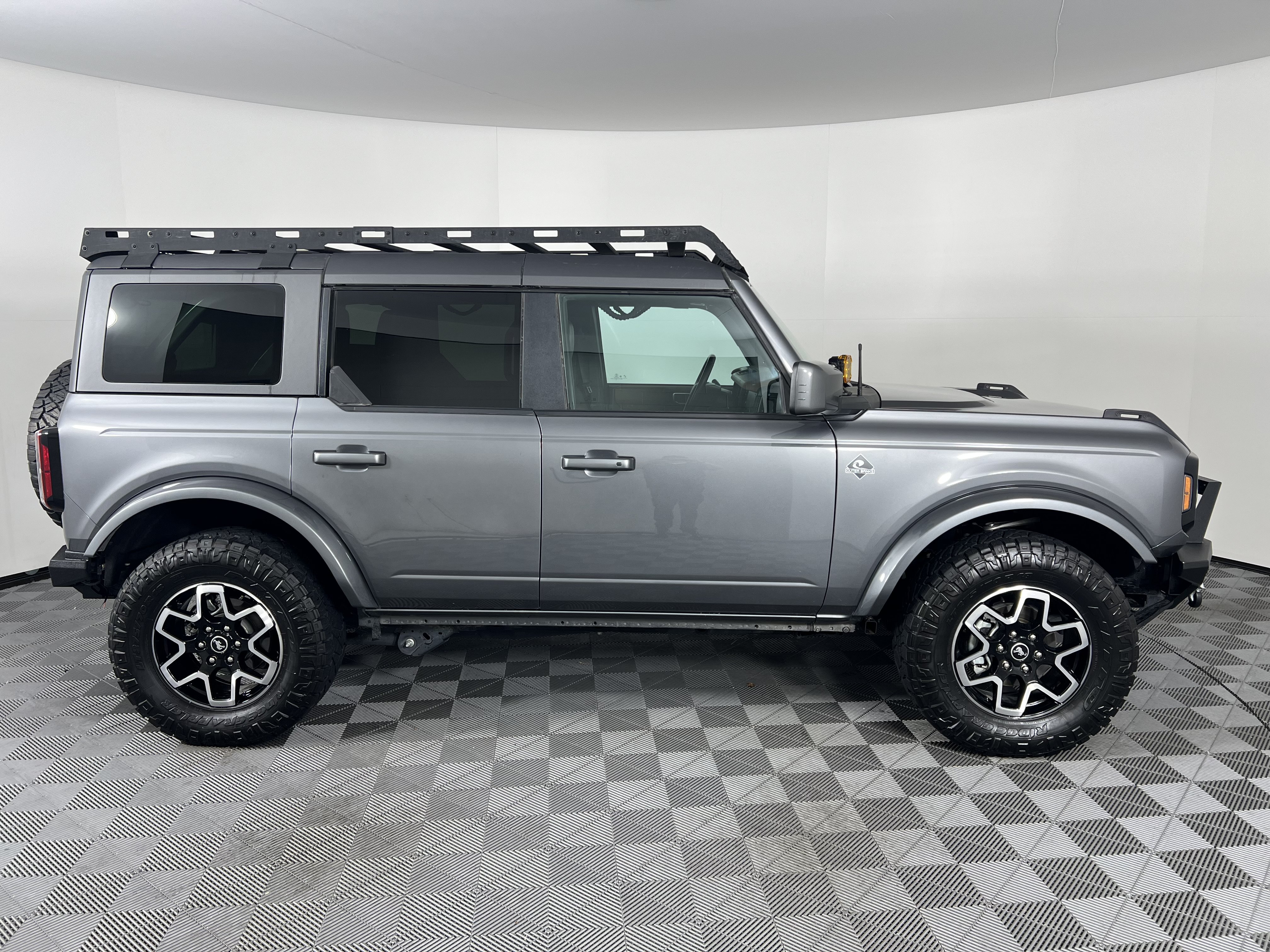 Used 2024 Ford Bronco Outer Banks AWD/4WD image 12