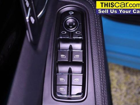 Used 2022 Porsche Macan AWD/4WD image 33