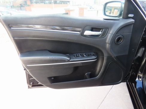 Used 2019 Chrysler 300 Touring L w/ Quick Order Package 22F image 21