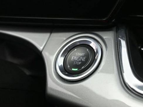 Used 2025 Chevrolet Trax LT FWD image 22