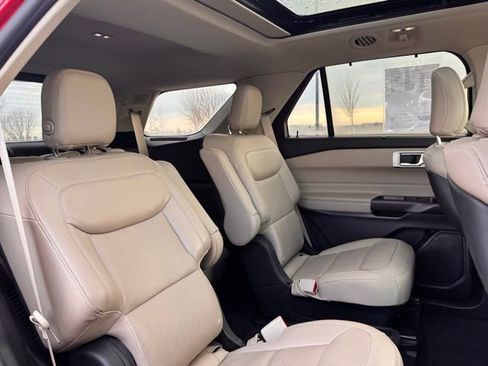 Used 2020 Ford Explorer Limited w/ Class III Trailer Tow Package image 26