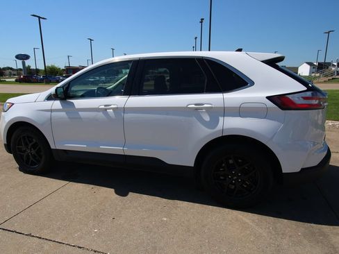 Used 2024 Ford Edge SEL AWD/4WD image 16