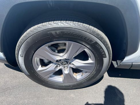 Used 2025 Toyota RAV4 XLE FWD image 6