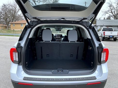 New 2026 Ford Explorer Active w/ Active Comfort Package AWD/4WD image 9