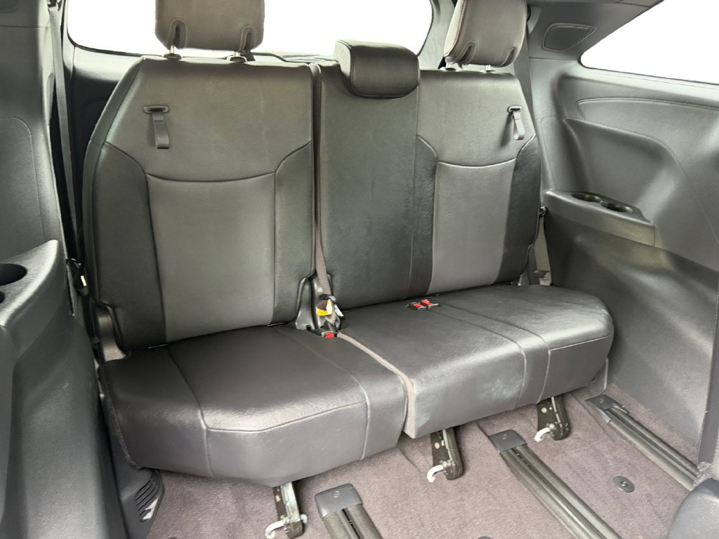 Used 2023 Toyota Sienna XSE w/ XSE Plus Package FWD image 10