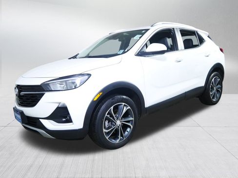 Certified 2022 Buick Encore GX Select w/ Safety Package II image 3