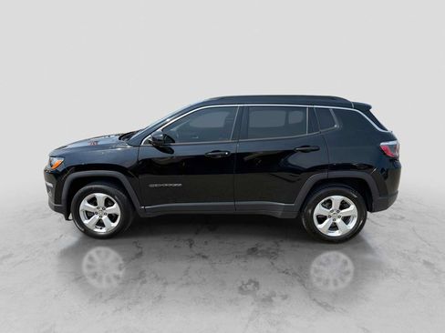 Used 2020 Jeep Compass Latitude w/ Popular Equipment Group AWD/4WD image 3