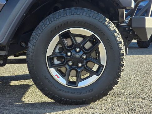 Used 2018 Jeep Wrangler Unlimited Sport AWD/4WD image 9