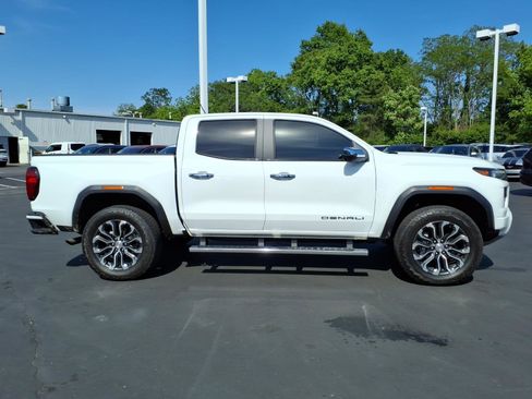 Used 2025 GMC Canyon Denali AWD/4WD image 8