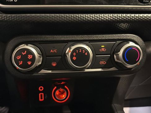 Used 2021 Nissan Kicks S image 27