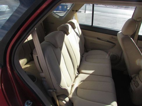 Used 2007 Kia Rondo LX w/ Convenience Pkg image 34
