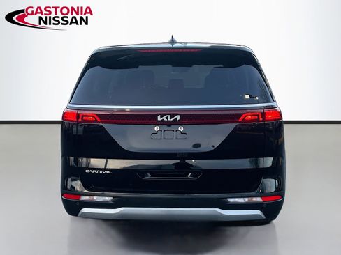 Used 2024 Kia Carnival LX image 7