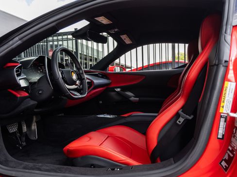 Used 2022 Ferrari SF90 Stradale AWD/4WD image 29