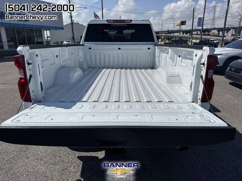 Used 2024 Chevrolet Silverado 2500 Custom w/ Custom Value Package image 8