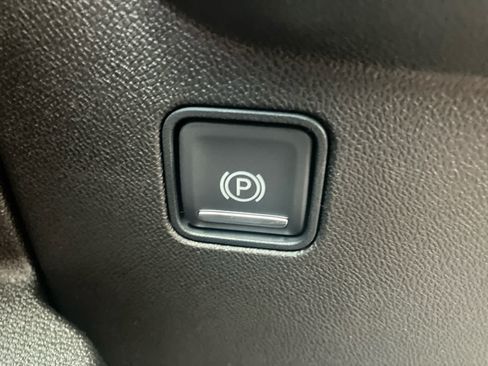 Used 2022 GMC Terrain SLE w/ Driver Convenience Package FWD image 13