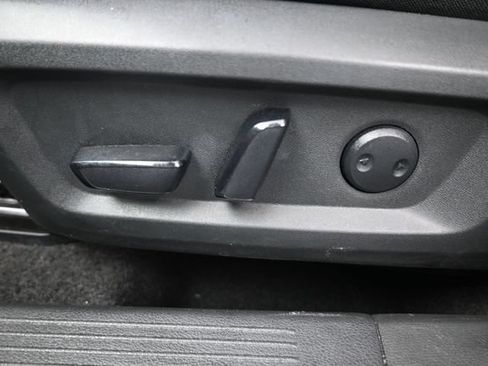 Used 2024 Nissan Rogue SV AWD/4WD image 33