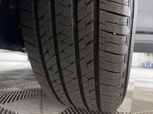Used 2025 Honda CR-V LX image 12