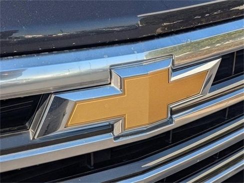 Used 2023 Chevrolet Silverado 1500 High Country w/ Technology Package image 13