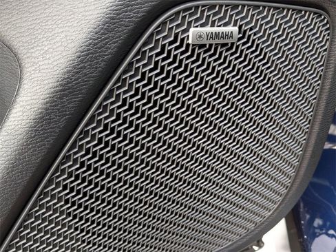 New 2026 Mitsubishi Outlander SEL image 17