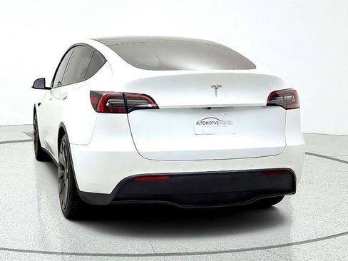 Used 2022 Tesla Model Y Performance AWD/4WD image 6