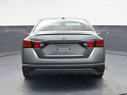 Used 2025 Nissan Altima 2.5 SV FWD image 5