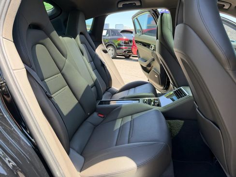Used 2018 Porsche Panamera 4 AWD/4WD image 19