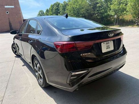 Used 2019 Kia Forte LXS FWD image 2