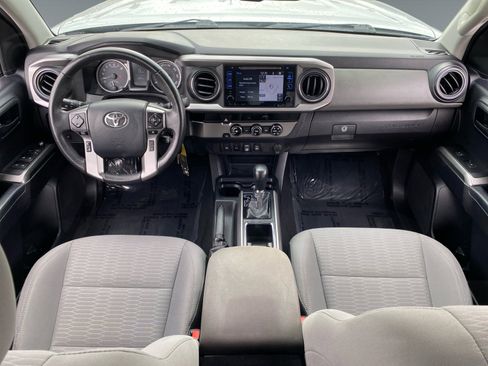Used 2018 Toyota Tacoma SR5 image 10