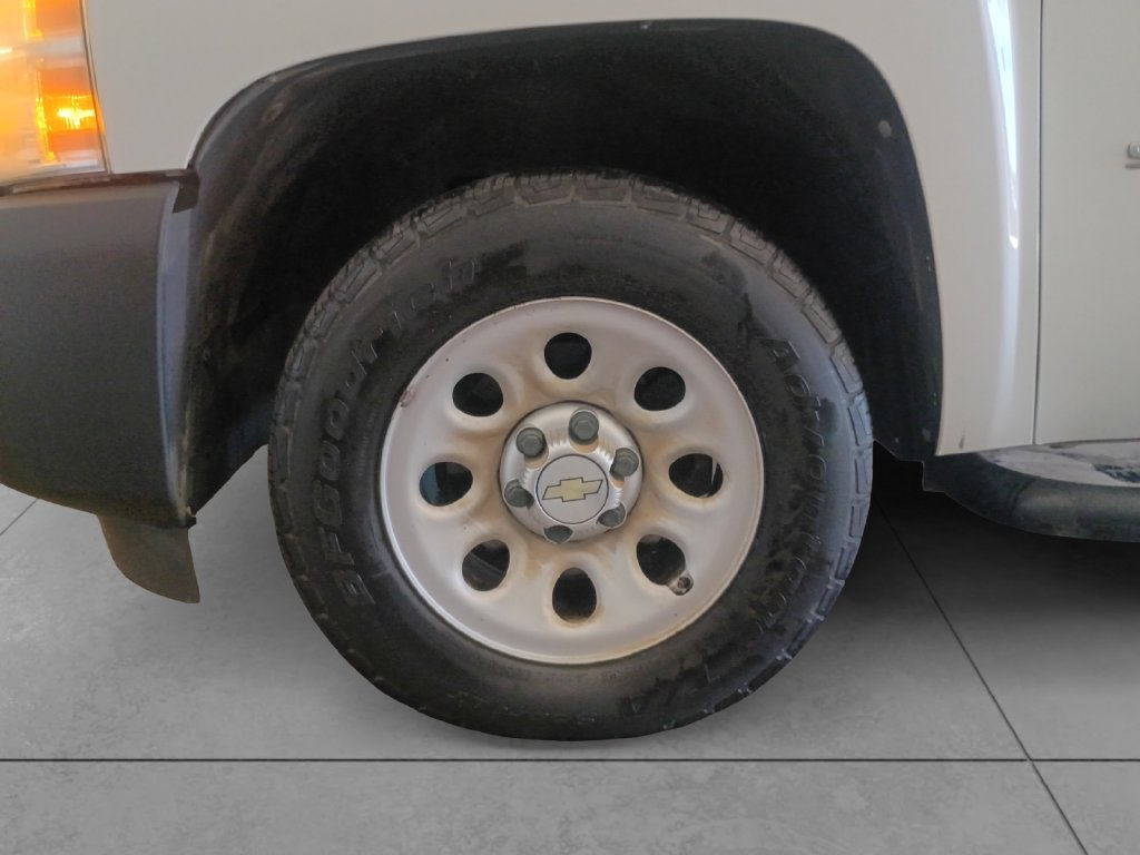 Used 2010 Chevrolet Silverado 1500 W/T RWD image 14