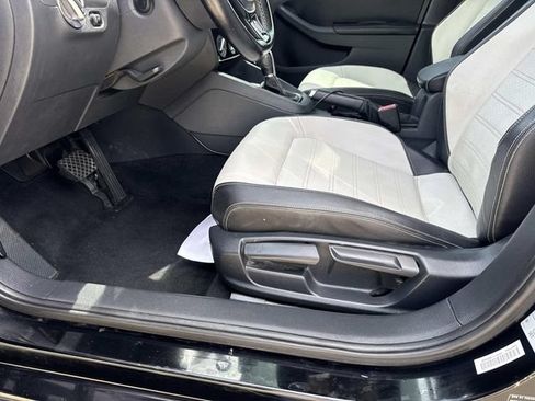 Used 2016 Volkswagen Jetta Sport FWD image 16