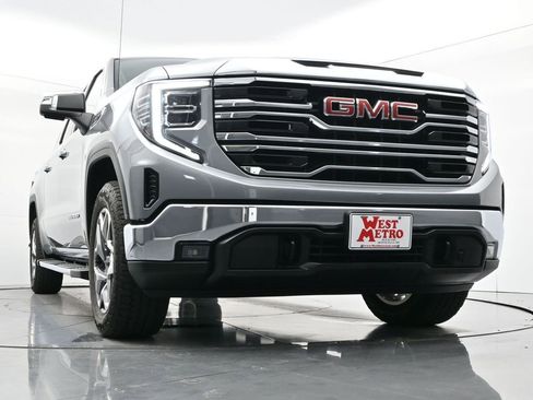 Used 2024 GMC Sierra 1500 SLT w/ X31 Off-Road Package AWD/4WD image 25