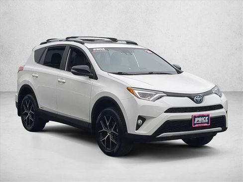 Used 2018 Toyota RAV4 SE AWD/4WD image 11