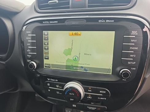 Used 2015 Kia Soul ! w/ Sun & Sound Package FWD image 6