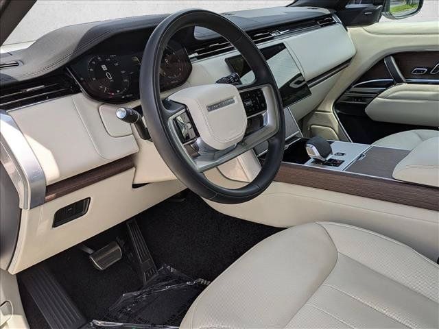 Certified 2025 Land Rover Range Rover Long Wheelbase SE AWD/4WD image 10