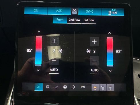 Used 2026 Cadillac Escalade IQ Sport 2 w/ LPO, ONYX Package AWD/4WD image 32