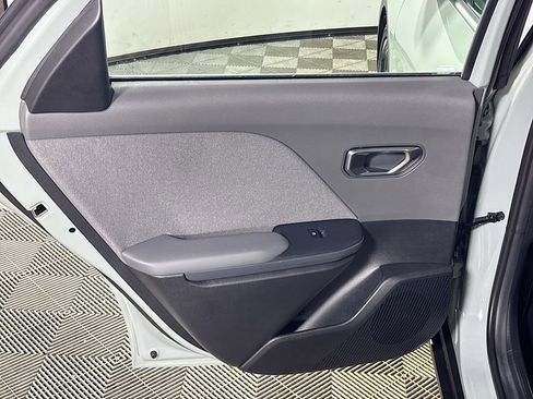 Certified 2025 Kia K4 EX image 18