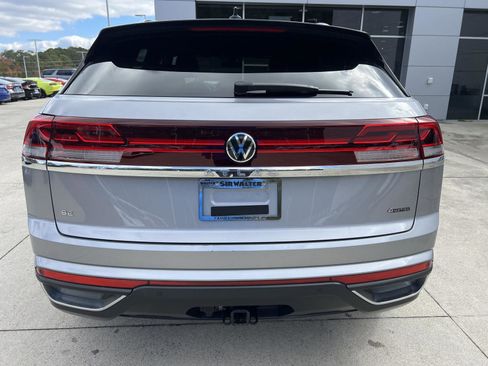 Used 2024 Volkswagen Atlas Cross Sport SE image 39