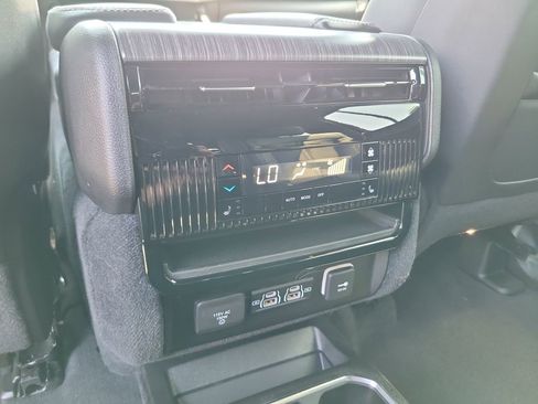 Used 2023 Jeep Wagoneer Series III w/ Convenience Group I AWD/4WD image 22