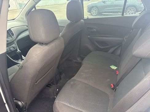 Used 2020 Chevrolet Trax LS FWD image 25