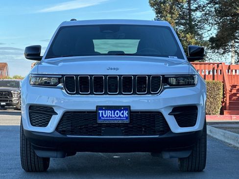 New 2025 Jeep Grand Cherokee Laredo X w/ Luxury Tech Group I image 9