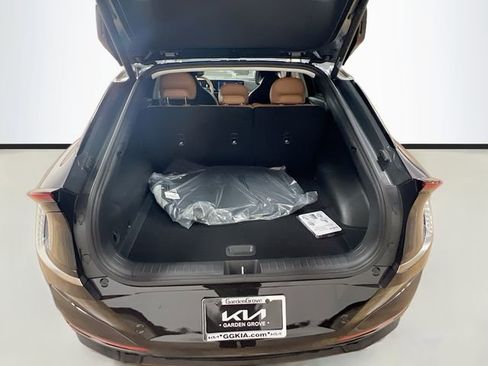 New 2025 Kia EV6 Wind image 27