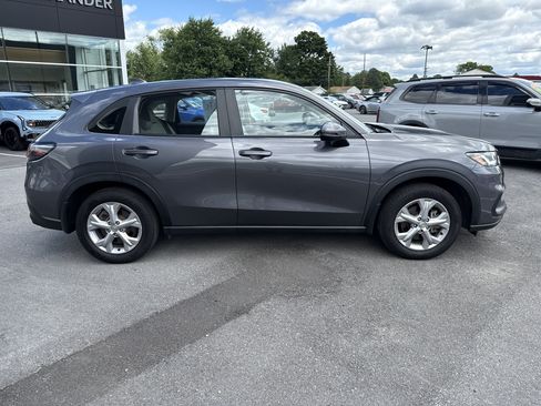 Used 2023 Honda HR-V LX image 2