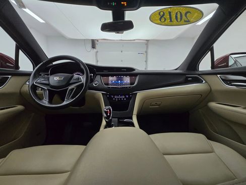 Used 2018 Cadillac XT5 AWD image 2