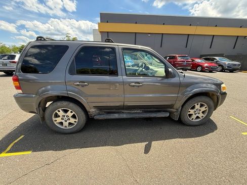 Used 2005 Ford Escape Limited AWD/4WD image 8